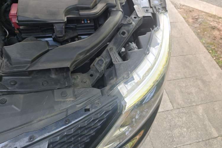Used Nissan Qashqai 2016 2.0L CVT Elite Edition Engine Bay Left
