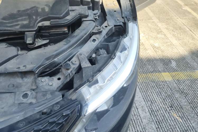 Used Nissan Qashqai 2016 2.0L CVT Luxury Edition Engine Bay Left