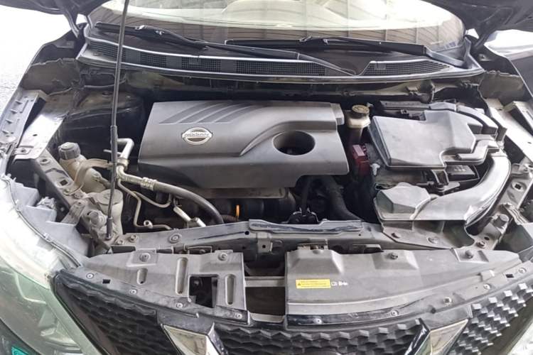 Used Nissan Qashqai 2016 2.0L CVT Elite Edition Engine Bay