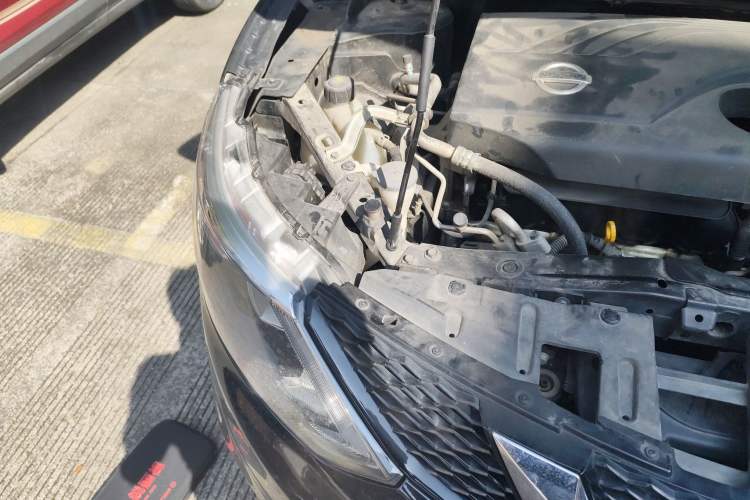 Used Nissan Qashqai 2016 2.0L CVT Luxury Edition Engine Bay Right