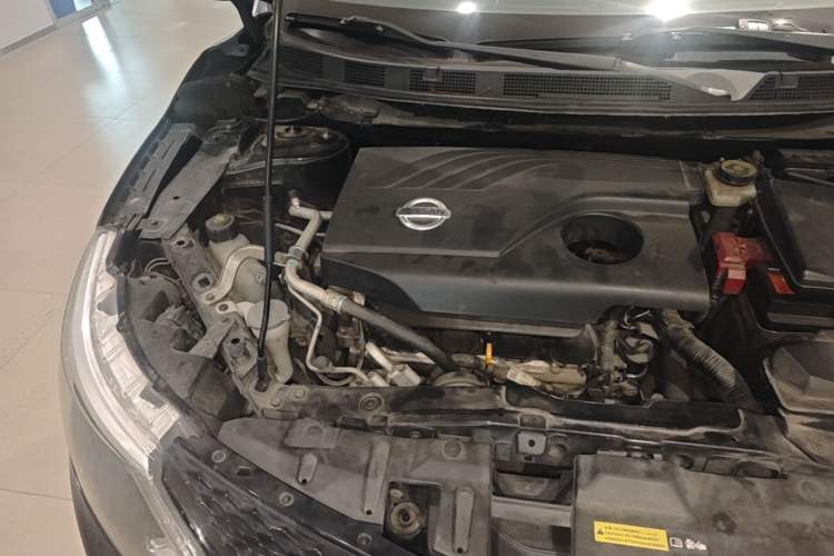 Used Nissan Qashqai 2016 2.0L CVT Elite Edition Engine Bay Right