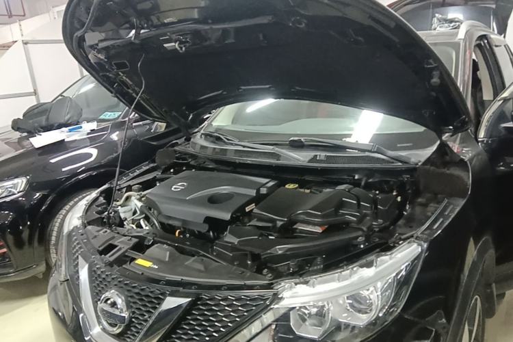 Used Nissan Qashqai 2016 2.0L CVT Luxury Edition Engine Bay