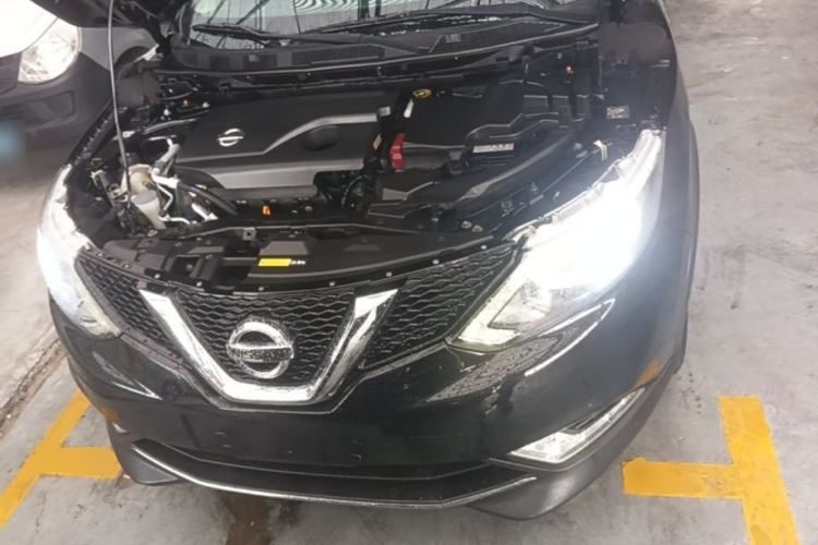 Used Nissan Qashqai 2016 2.0L CVT Elite Edition Engine Bay