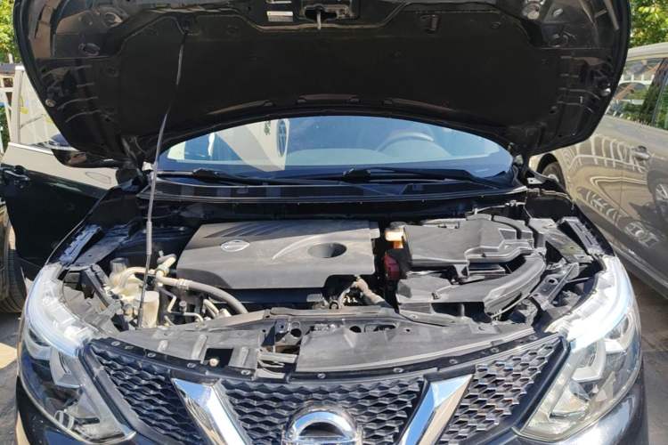 Used Nissan Qashqai 2016 2.0L CVT Elite Edition Engine Bay