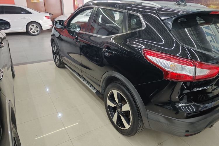 Used Nissan Qashqai 2016 2.0L CVT Flagship Edition Exterior 3