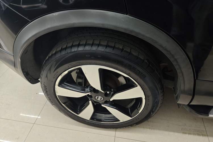 Used Nissan Qashqai 2016 2.0L CVT Flagship Edition Exterior 8