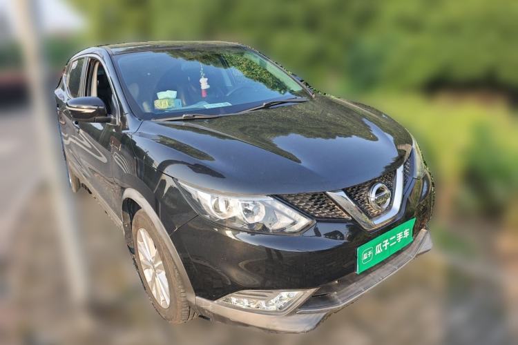 Used Nissan Qashqai 2016 2.0L CVT Elite Edition Front Right 45 Deg