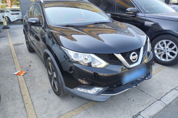 Used Nissan Qashqai 2016 2.0L CVT Flagship Edition Front Right 45 Deg
