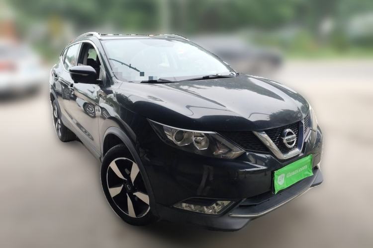 Used Nissan Qashqai 2016 2.0L CVT Luxury Edition Front Right 45 Deg