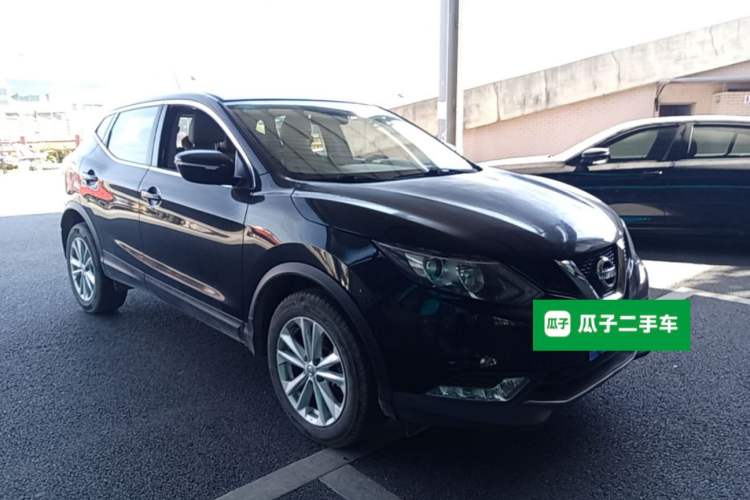Used Nissan Qashqai 2016 2.0L CVT Elite Edition Front Right 45 Deg