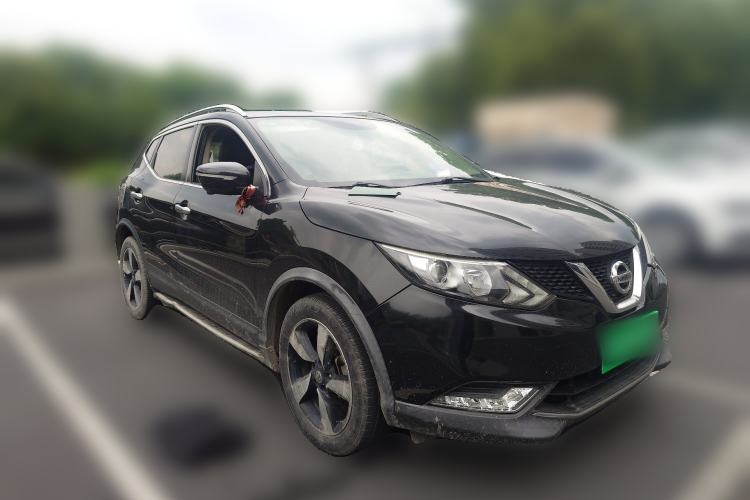 Used Nissan Qashqai 2016 2.0L CVT Luxury Edition Front Right 45 Deg