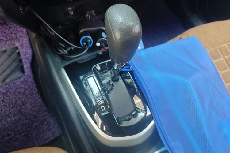 Used Nissan Qashqai 2016 2.0L CVT Elite Edition Gear Lever