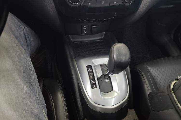 Used Nissan Qashqai 2016 2.0L CVT Flagship Edition Gear Lever