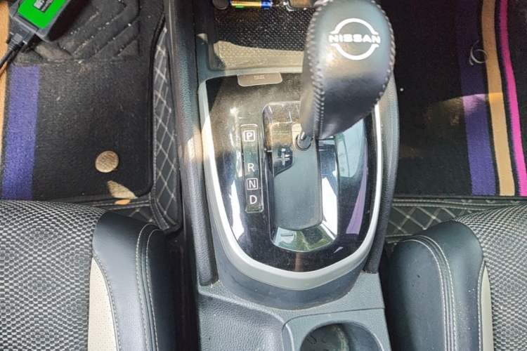 Used Nissan Qashqai 2016 2.0L CVT Luxury Edition Gear Lever