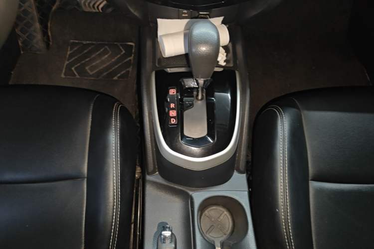 Used Nissan Qashqai 2016 2.0L CVT Elite Edition Gear Lever