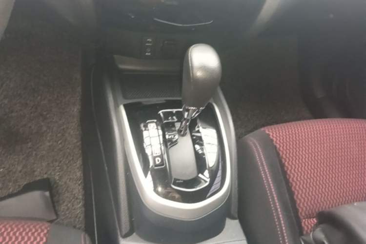 Used Nissan Qashqai 2016 2.0L CVT Elite Edition Gear Lever