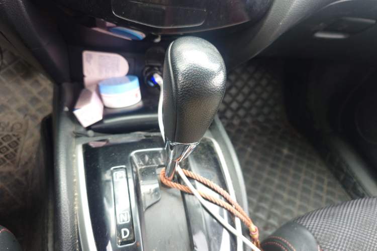 Used Nissan Qashqai 2016 2.0L CVT Luxury Edition Gear Lever
