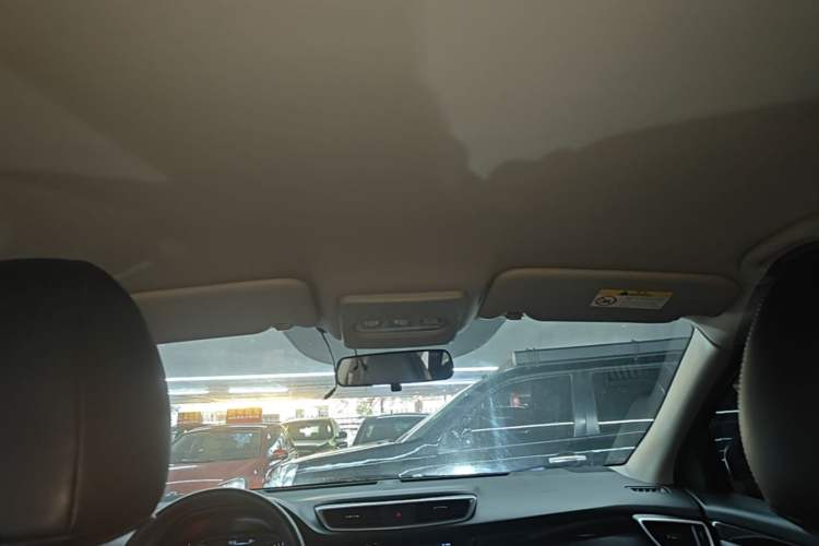 Used Nissan Qashqai 2016 2.0L CVT Elite Edition Headliner