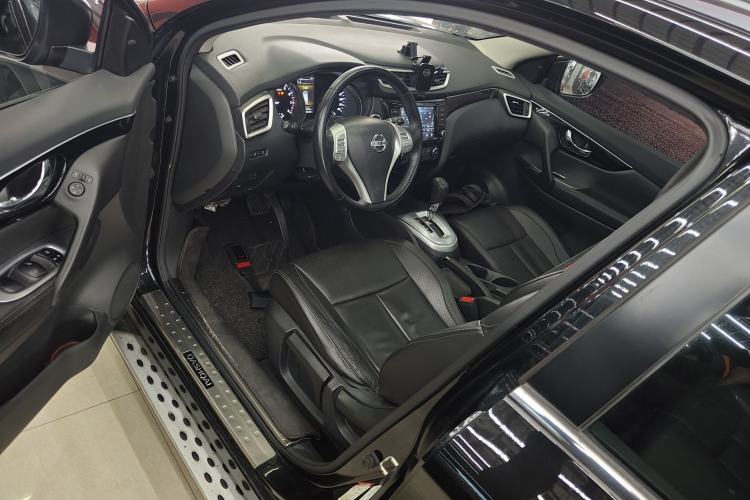 Used Nissan Qashqai 2016 2.0L CVT Flagship Edition Interior 3
