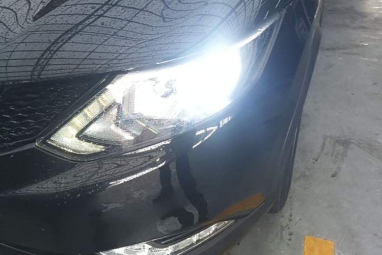 Used Nissan Qashqai 2016 2.0L CVT Elite Edition Left Front Headlight