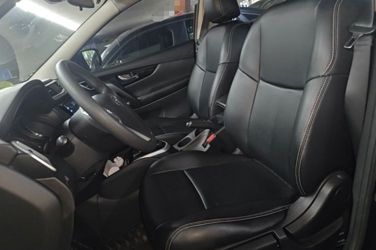 Used Nissan Qashqai 2016 2.0L CVT Elite Edition Left Front Seat
