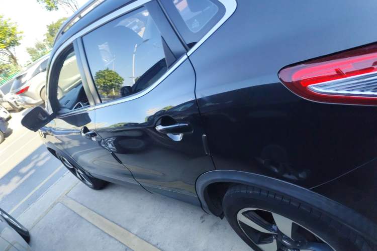 Used Nissan Qashqai 2016 2.0L CVT Flagship Edition Left Side