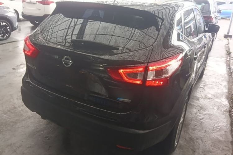 Used Nissan Qashqai 2016 2.0L CVT Elite Edition Rear Right 45 Deg