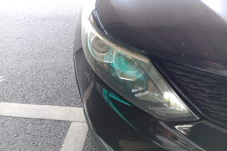 Used Nissan Qashqai 2016 2.0L CVT Elite Edition Right Front Headlight