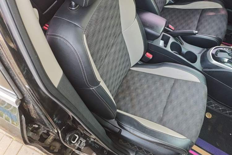 Used Nissan Qashqai 2016 2.0L CVT Luxury Edition Right Front Seat