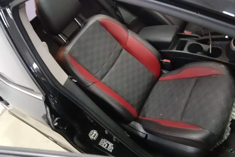 Used Nissan Qashqai 2016 2.0L CVT Luxury Edition Right Front Seat