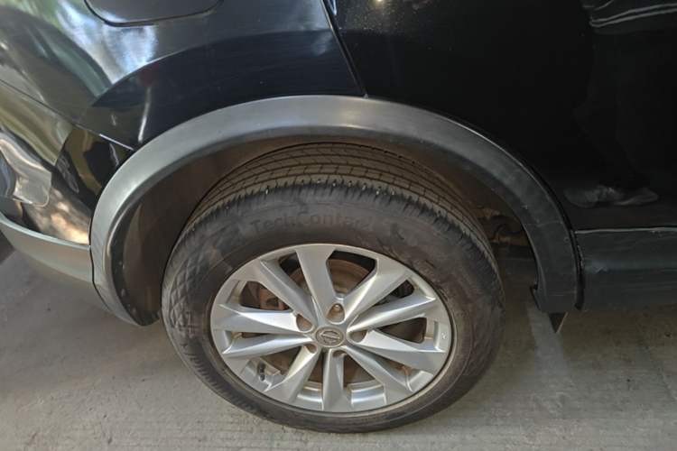 Used Nissan Qashqai 2016 2.0L CVT Elite Edition Right Rear Wheel Hub