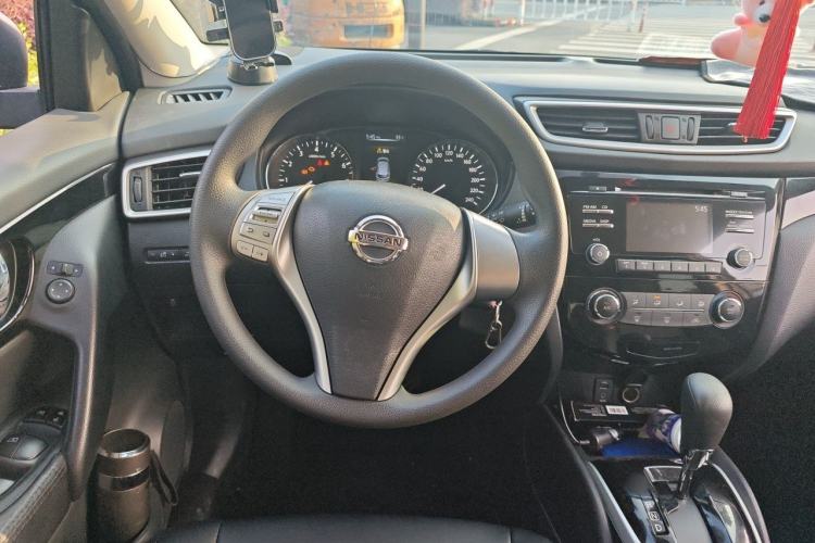 Used Nissan Qashqai 2016 2.0L CVT Elite Edition Steering Wheel