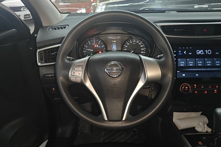 Used Nissan Qashqai 2016 2.0L CVT Elite Edition Steering Wheel