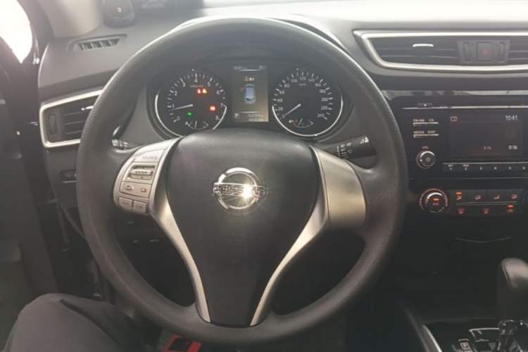 Used Nissan Qashqai 2016 2.0L CVT Elite Edition Steering Wheel