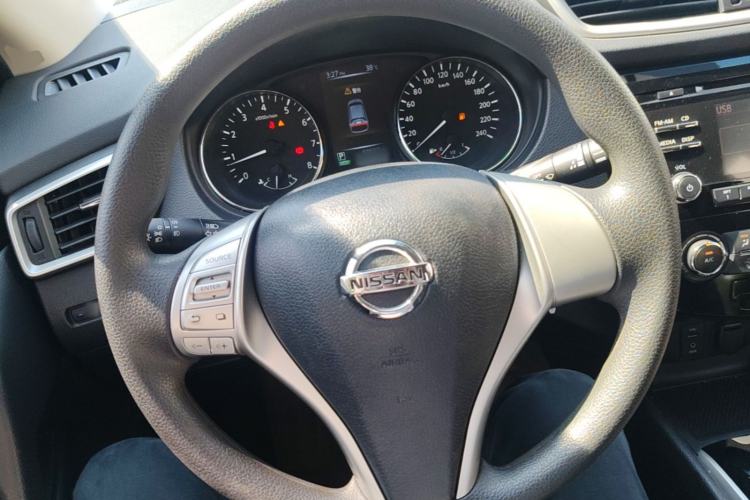 Used Nissan Qashqai 2016 2.0L CVT Elite Edition Steering Wheel