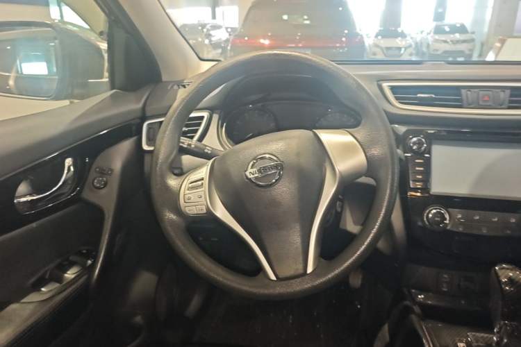 Used Nissan Qashqai 2016 2.0L CVT Elite Edition Steering Wheel