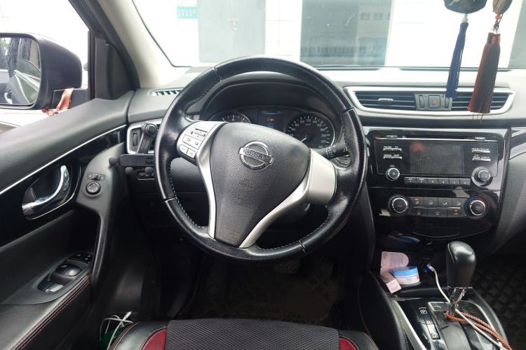 Used Nissan Qashqai 2016 2.0L CVT Luxury Edition Steering Wheel