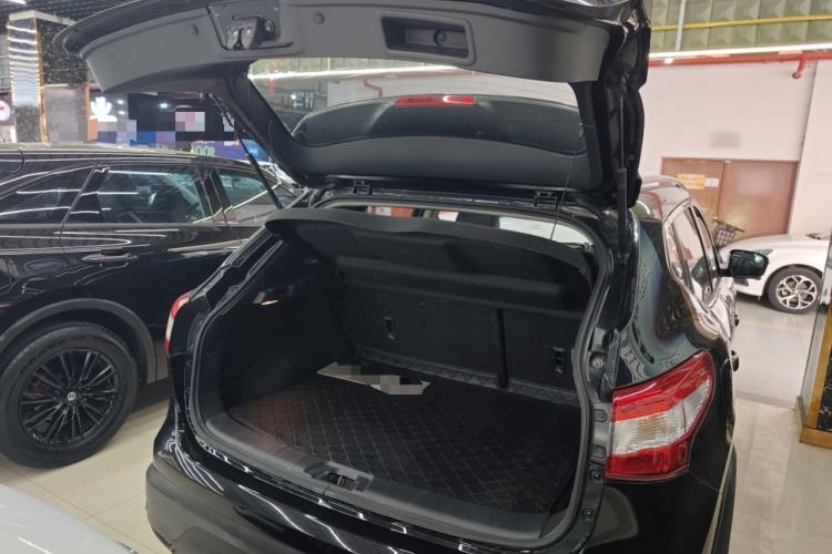 Used Nissan Qashqai 2016 2.0L CVT Flagship Edition Trunk
