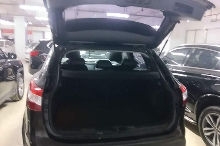 Used Nissan Qashqai 2016 2.0L CVT Luxury Edition Trunk