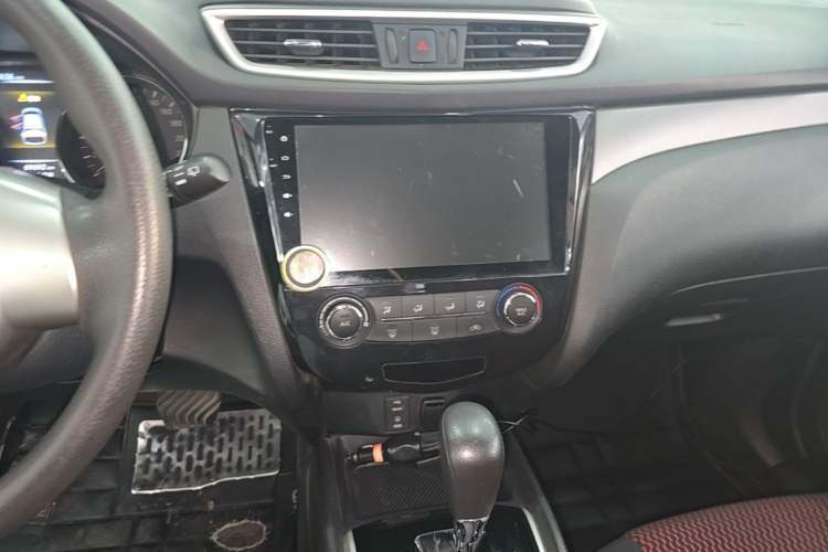 Used Nissan Qashqai 2016 1.2T CVT Fashion Edition Audio And AC Panel