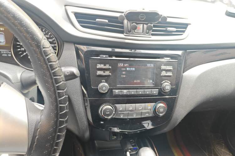 Used Nissan Qashqai 2016 2.0L CVT Elite Edition Audio And AC Panel
