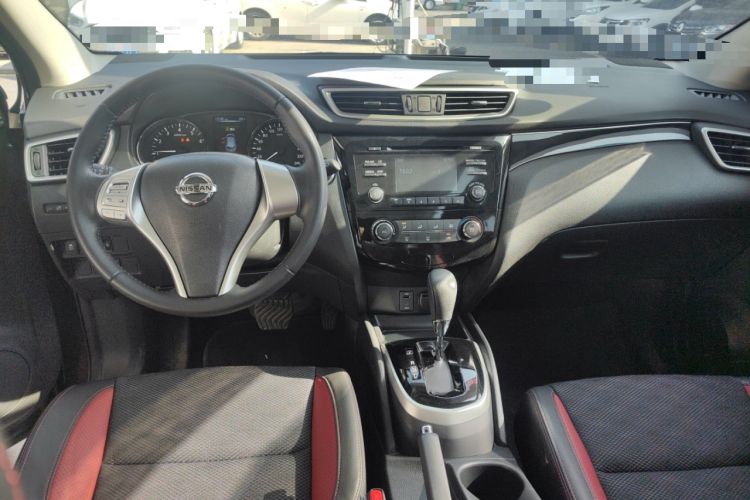 Used Nissan Qashqai 2016 2.0L CVT Luxury Edition Center Console