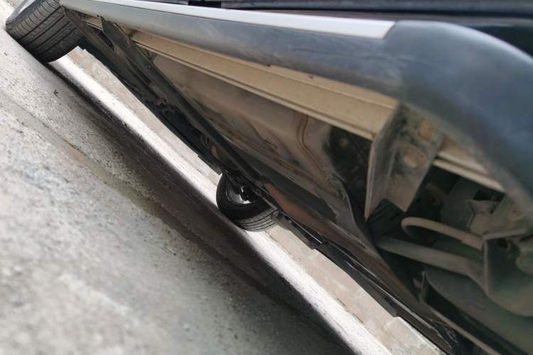 Used Nissan Qashqai 2016 2.0L CVT Elite Edition Chassis Rear Left