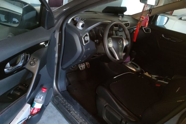 Used Nissan Qashqai 2016 2.0L CVT Elite Edition Driver Seat