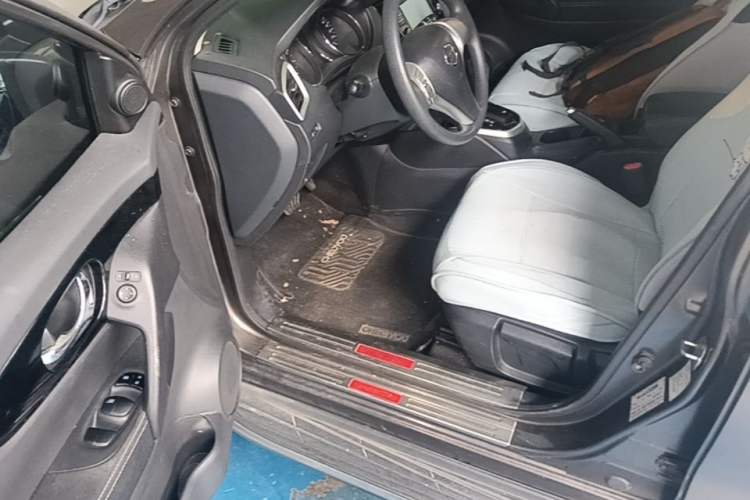 Used Nissan Qashqai 2016 2.0L CVT Elite Edition Driver Seat