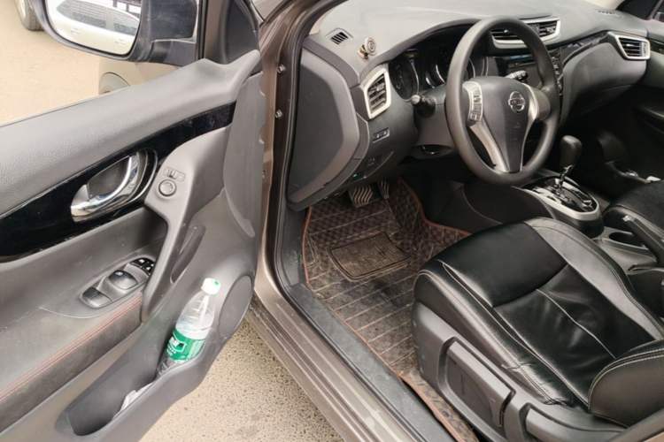 Used Nissan Qashqai 2016 2.0L CVT Elite Edition Driver Seat
