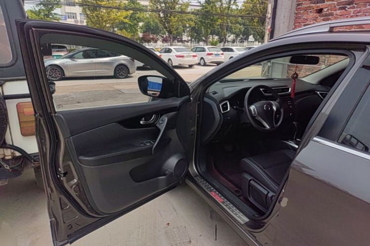 Used Nissan Qashqai 2016 2.0L CVT Elite Edition Driver Seat
