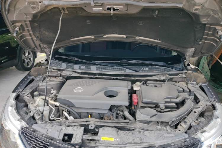 Used Nissan Qashqai 2016 2.0L CVT Elite Edition Engine Bay