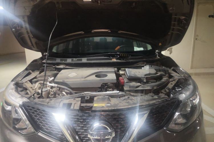 Used Nissan Qashqai 2016 2.0L CVT Elite Edition Engine Bay