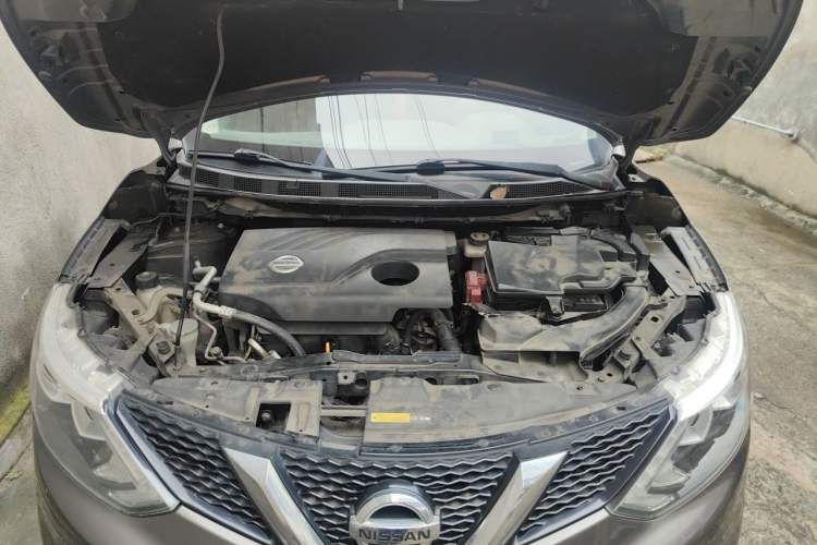 Used Nissan Qashqai 2016 2.0L CVT Elite Edition Engine Bay